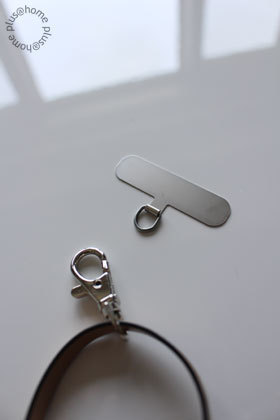 20230407_18155_iphone cardcase.jpg