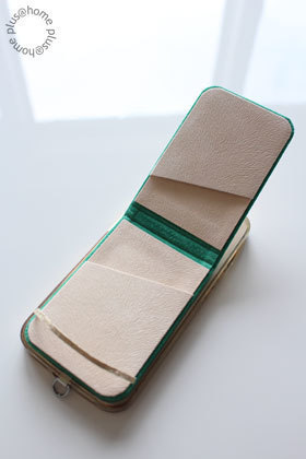 20230407_18162_iphone cardcase.jpg